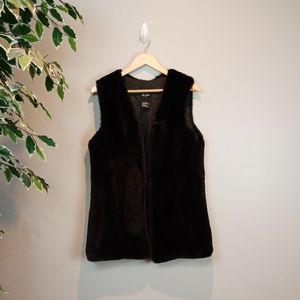 Me Jane // Black Fuzzy Vest